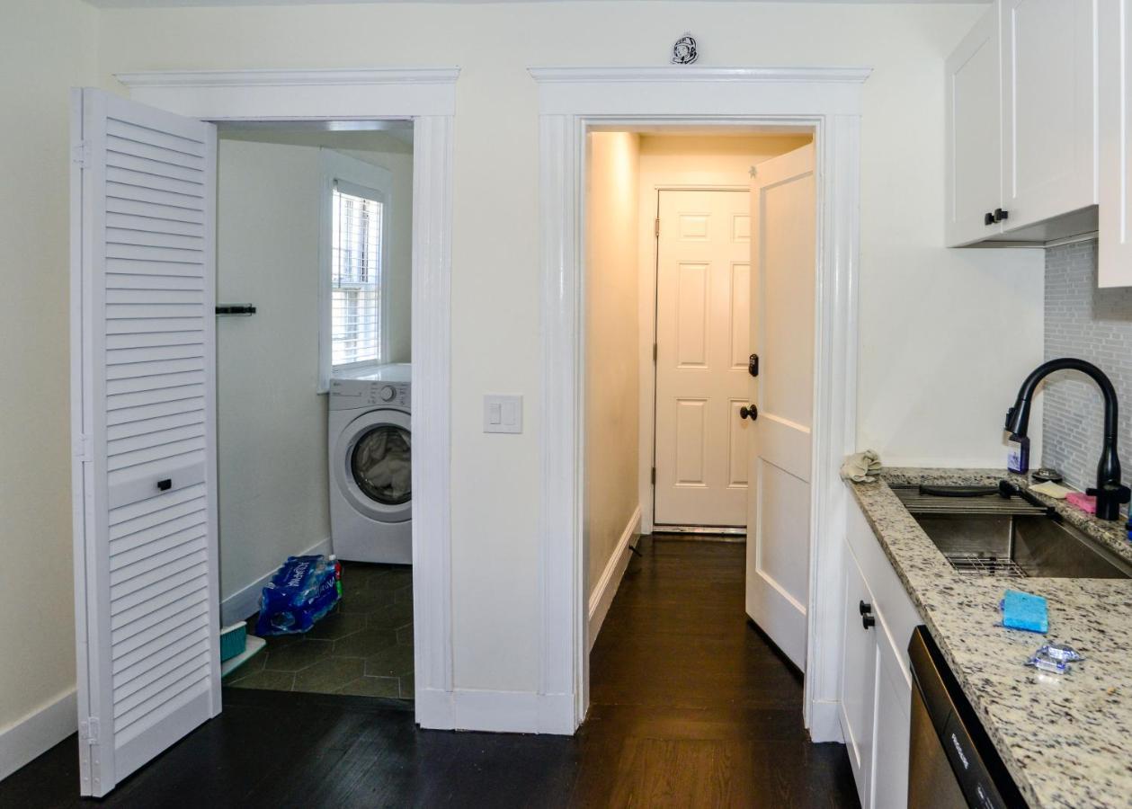 Modern Two Bedroom Condo - Boston Stoneham Exteriör bild