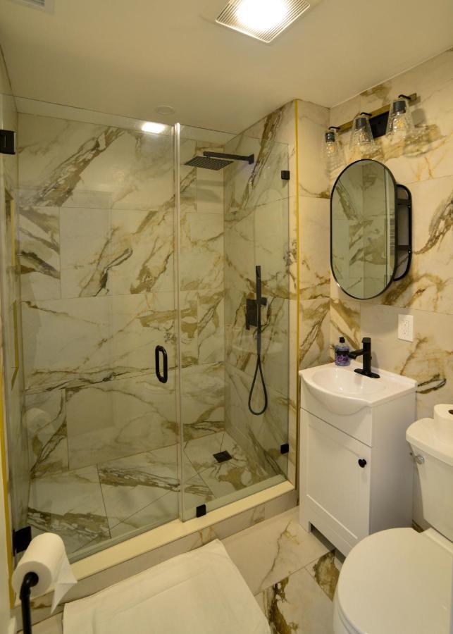 Modern Two Bedroom Condo - Boston Stoneham Exteriör bild